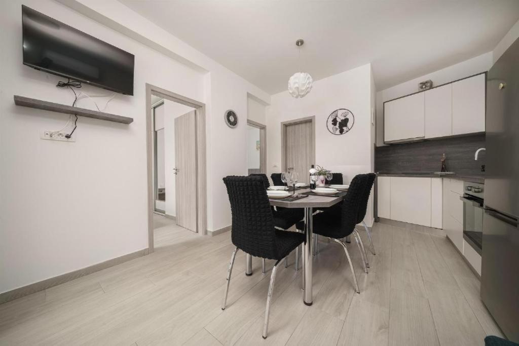 Apartments Dobrenic Vodice Eksteriør billede