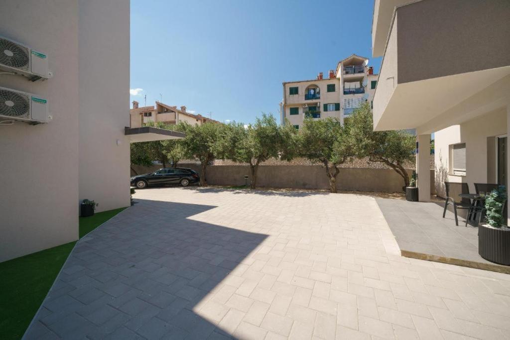 Apartments Dobrenic Vodice Eksteriør billede