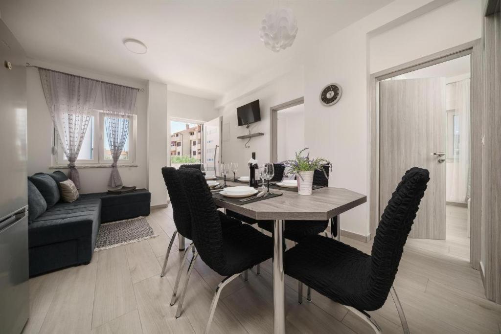 Apartments Dobrenic Vodice Eksteriør billede