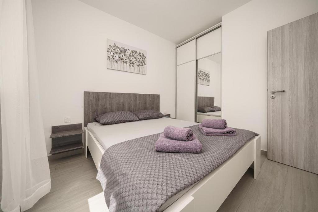 Apartments Dobrenic Vodice Eksteriør billede