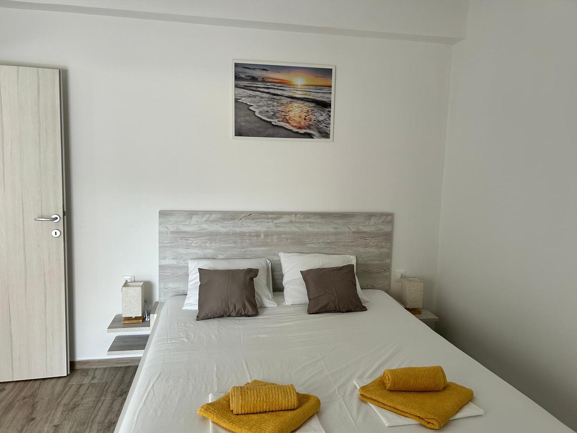 Apartments Dobrenic Vodice Eksteriør billede