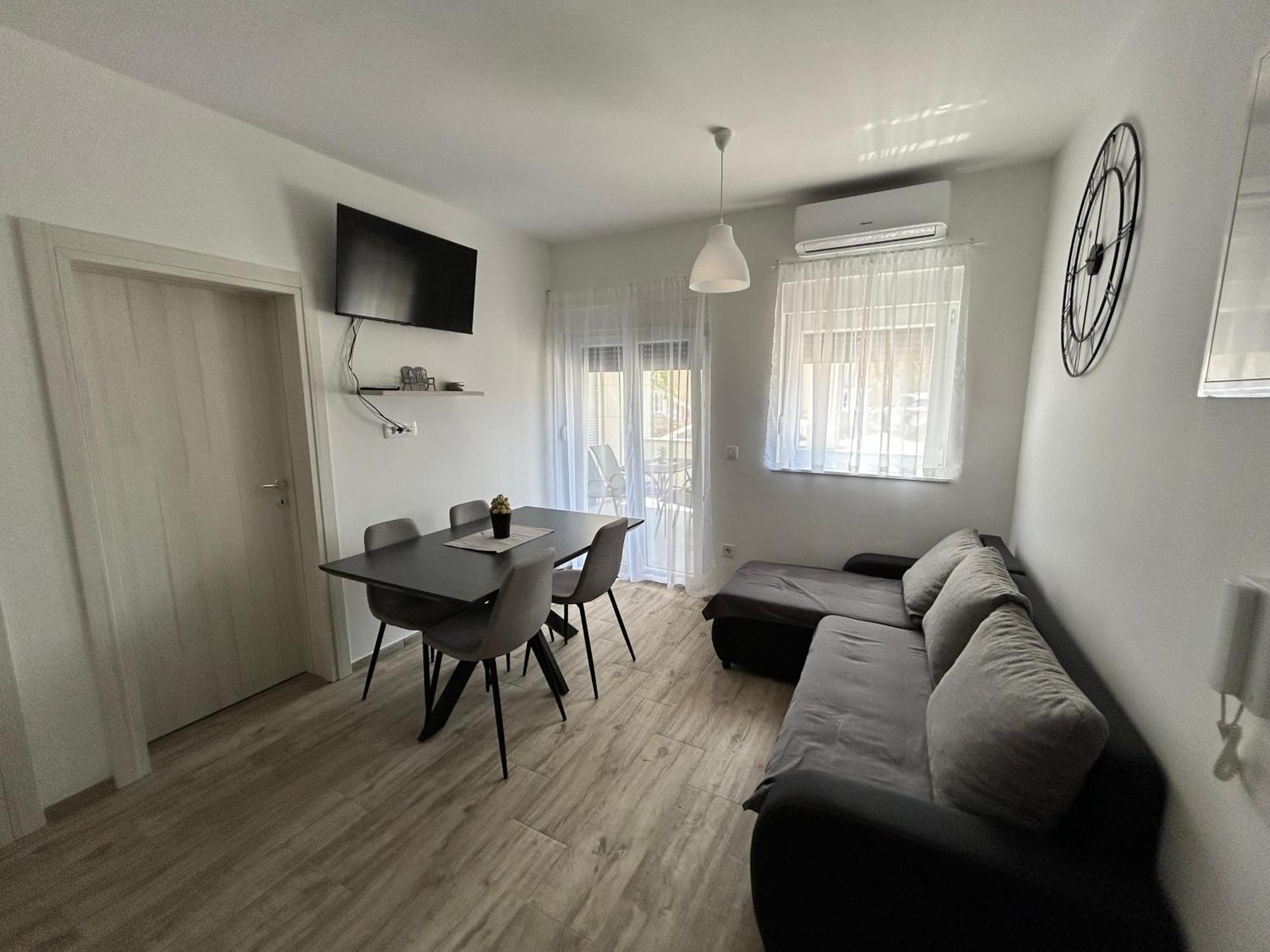 Apartments Dobrenic Vodice Eksteriør billede